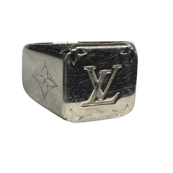 Louis Vuitton Monogram Signet Ring 8.5 - Picture 5 of 6